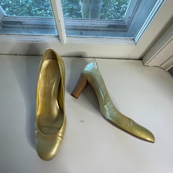 Ladies J Crew Gold Heels Iridescent Size 8 1/2 - Picture 1 of 3